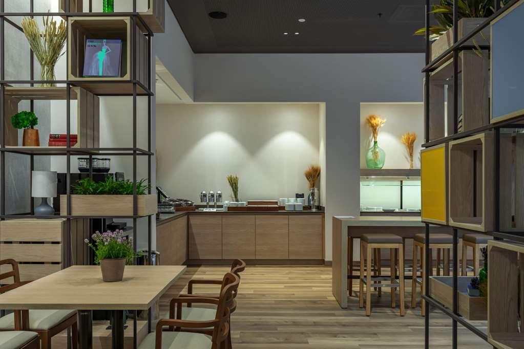 IntercityHotel Budapest Restaurant foto